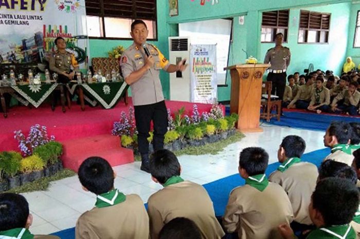 Peringatan HPN di Nganjuk, Ajak Milenial Cinta Lalu Lintas dan Perangi Hoaks