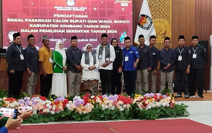 Paslon Petahana Daftar Cabup-Cawabup Jombang ke KPU di Hari Pertama