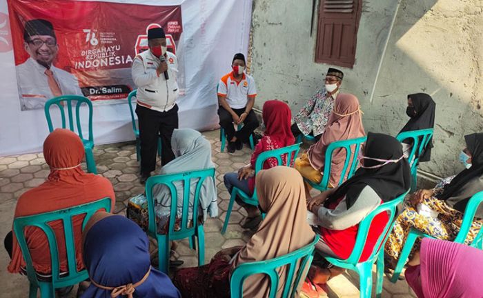 PKS Jatim Roadshow Kemerdekaan, Bagikan Paket Sembako Covid-19