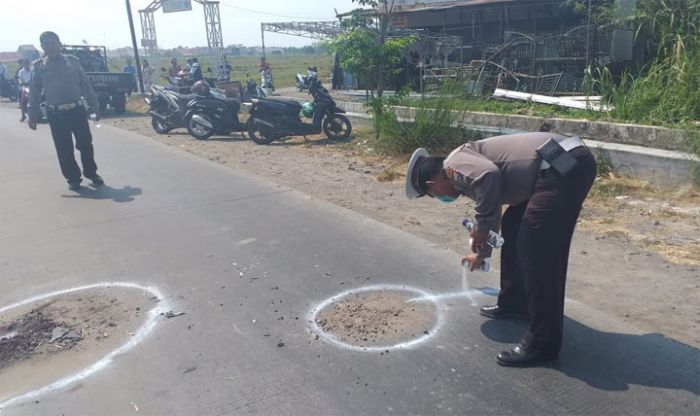 Pengemudi Kabur, Dua Pengendara Motor Tewas Ditabrak Dump Truck di Jalan Raya Wilayut