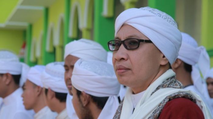 Bolehkan Umat Islam Menerima Hadiah Valentine? Berikut Penjelasan Buya Yahya