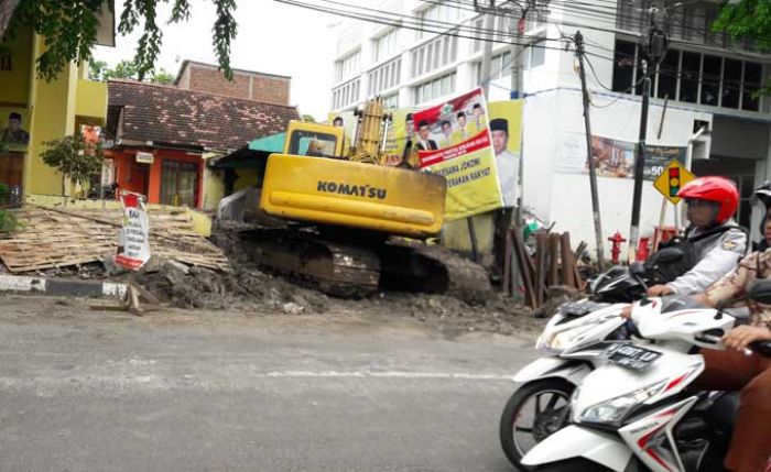 DPU Gresik Minta Kontraktor Selesaikan Proyek Box Culvert Tepat Waktu