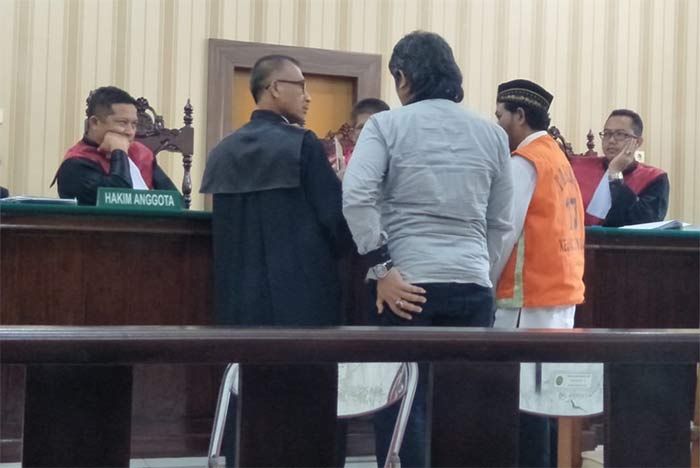 Sidang Kasus Pemerasan, Kades Tambak Menjangan Bantah Lakukan Pungutan, Hakim: Kenapa Kamu Takut?