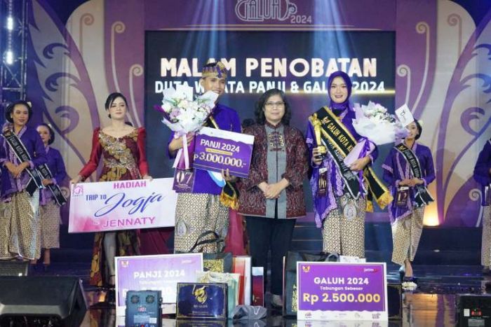 ​Malam Penobatan Panji Galuh Kota Kediri 2024, Pj Zanariah Ungkap Rasa Bangganya pada Finalis