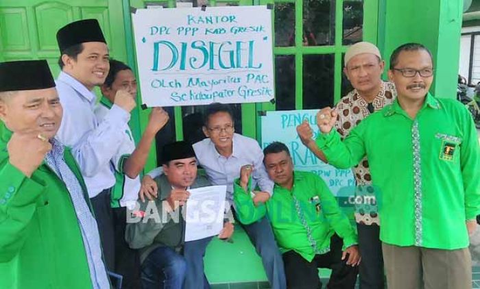 10 Pengurus PAC PPP Gresik Kubu Romy Segel Kantor DPC