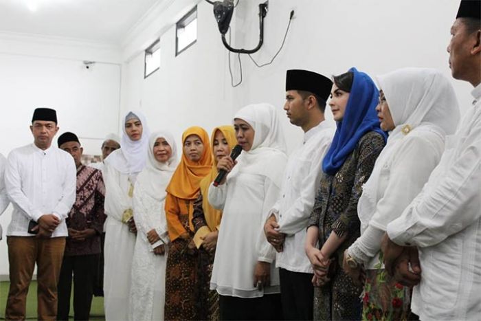 Pasca Dilantik, Khofifah dan Emil Silaturahim dengan Kiai dan Bu Nyai