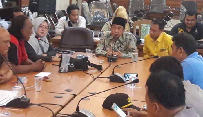 Dijanjikan Tempat Relokasi, Demo PKL Eks Bundaran GKB di DPRD Bubar