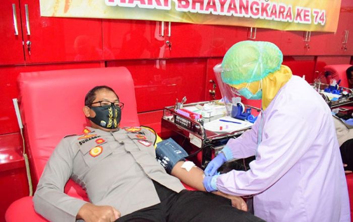 Peringati Hari Bhayangkara ke-74, Polresta Sidoarjo Gelar Bakti Sosial Donor Darah