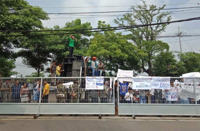 Buang Limbah Berbau Busuk, Ratusan Massa GP Ansor Demo Sejumlah Pabrik, Ini Tuntutannya