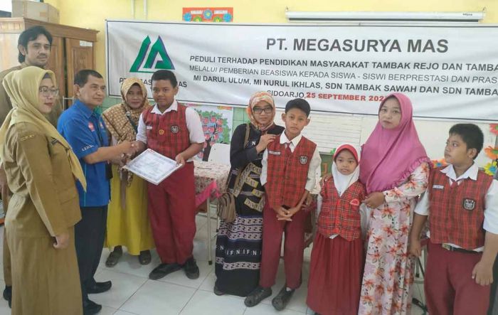 PT Megasurya Mas Gelontorkan Beasiswa Bagi 395 Pelajar di Sidoarjo dan Gresik