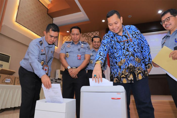 Ciptakan Efisiensi Penyelenggaraan Kearsipan, Kemenkumham Jatim Musnahkan Puluhan Ribu Arsip Retensi