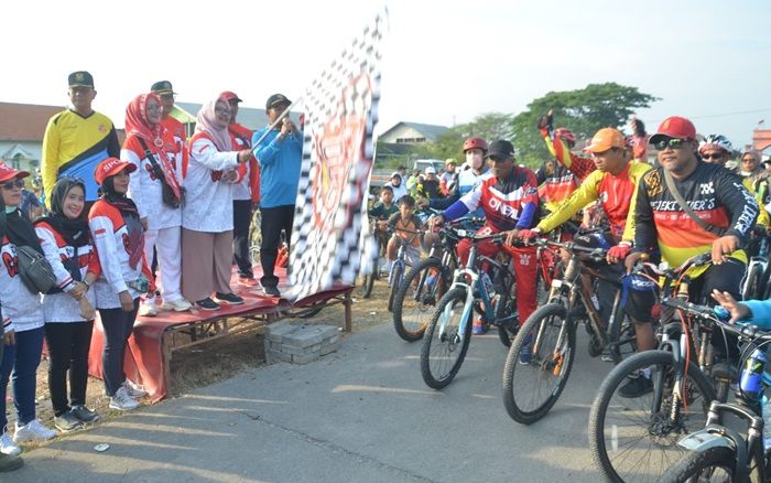 Lepas Ribuan Peserta Gowes Lintas Tambak, Wabup Gresik Harap Bisa Dilakukan Tiap Hari