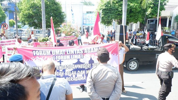 Dinilai Ikut Campur Kasus Klenteng, PN Tuban Didemo Forum Lintas Agama