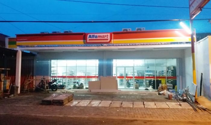 Ada 3 Minimarket Dalam Radius 500 Meter di Jl. RE. Martadinata, Ini Curhatan Pemilik Toko Kelontong