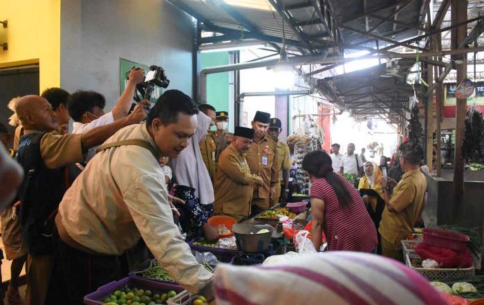 Pastikan Stok Bahan Pokok Aman hingga Lebaran, Bupati Situbondo Sidak Pasar Panji dan Ardirejo