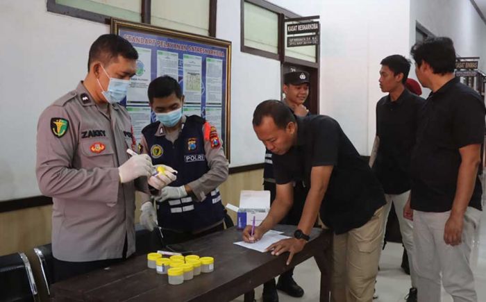 Deteksi Dini Penggunaan Narkoba, Personel Polres Probolinggo Kota Dites Urine