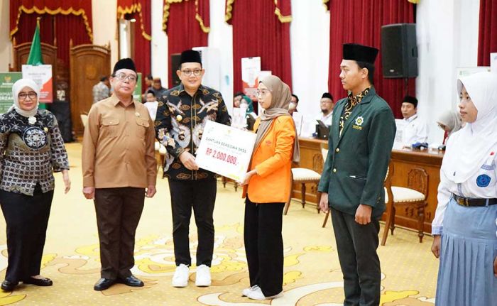 Buka 10 Meja, Baznas Jatim Terima Zakat Kolektif Pj Gubernur, Pj Sekdaprov, dan Kepala OPD