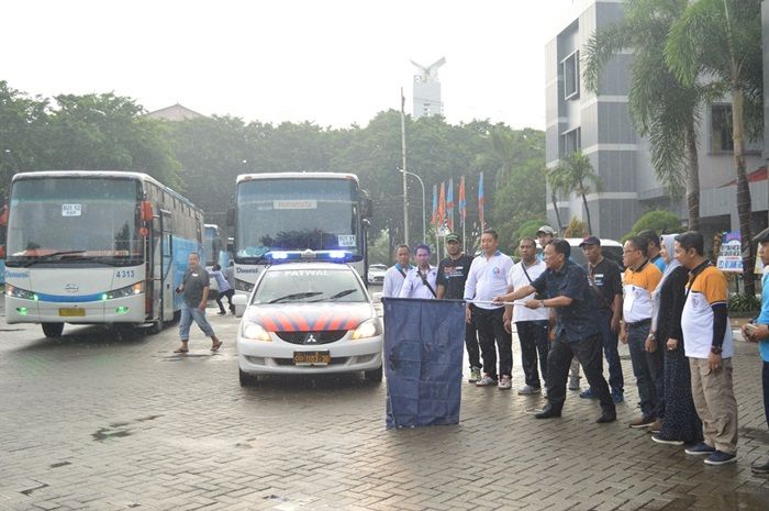 Hadiri HUT SPSI ke-46, Bupati Sambari Berangkatkan 1.200 Buruh ke Sidoarjo