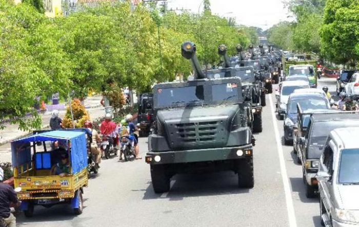 18 Meriam Caesar Milik Yonarmed 12/Kostrad "Dipanasi" Lebih dari 20 Km