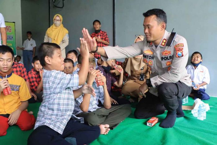 Peringati Hari Disabilitas Internasional, Polres Madiun Gelar Baksos di Panti Asuhan