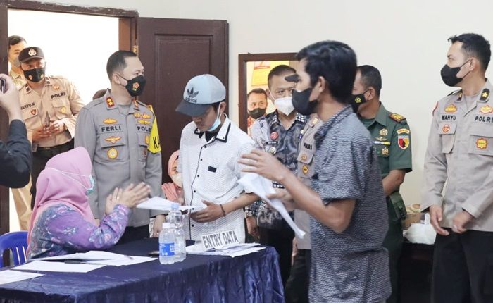 Kunker ke Polsek Tajinan, Kapolres Malang Tinjau Gerai Vaksinasi Presisi Dosis Booster