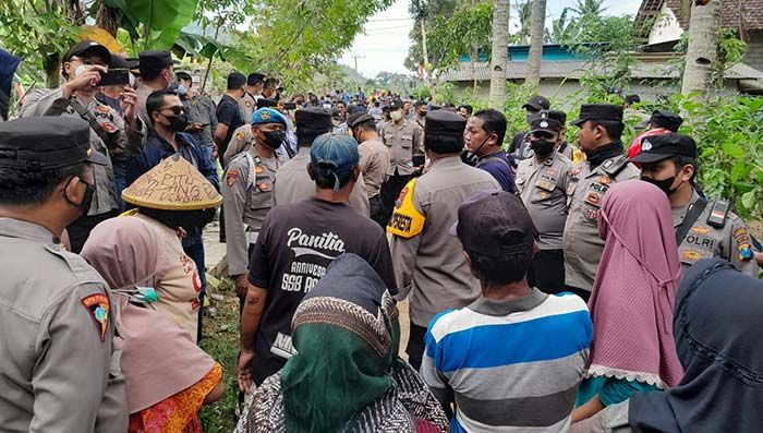 Tolak Tambang Emas, Ratusan Masyarakat Banyuwangi Nyaris Bentrok saat Hadang Tim Survei PT BSI