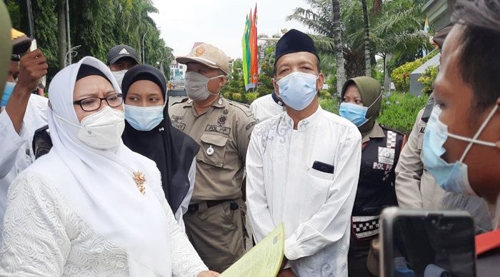 Peringati Hari Perempuan Internasional, PMII Gresik Demo di Pemkab dan DPRD