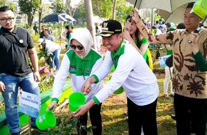 Penutupan Apeksi XII, Wali Kota se-Indonesia Tanam 98 Bibit Pohon di Taman Singha Merjosari