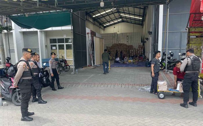 Polres Gresik Jaga Ketat Gudang Logistik Pemilu 2024