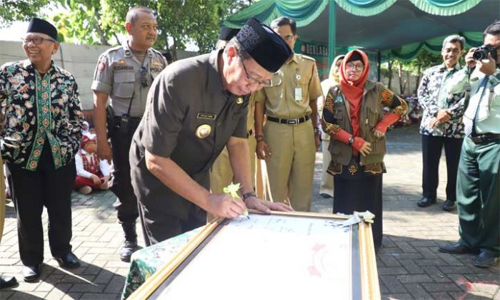 Bupati Tuban Hadiri Deklarasi SD BAS sebagai Sekolah Ramah Anak