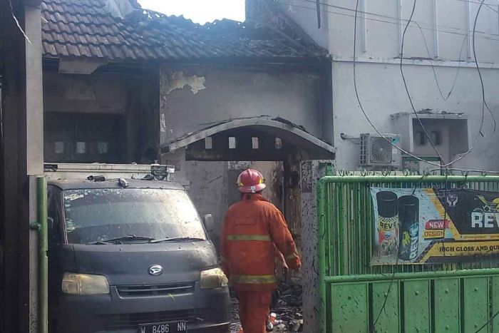 Sempat Terdengar Ledakan Bertubi-tubi, Gudang Cat di Sidoarjo Terbakar