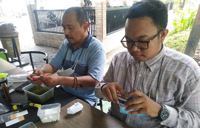 Tingwe Jadi Tren Anak Muda Pecandu Rokok di Masa Pandemi