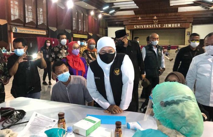 ​Tinjau Percepatan Vaksinasi di Jember, Ini Harapan Gubernur Khofifah