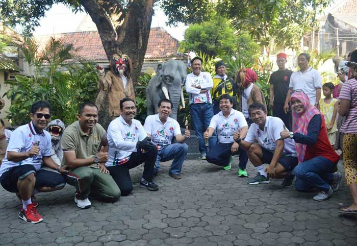 Bupati Sambari Kenalkan Potensi Wisata Gresik kepada Peserta Gowes Nusantara