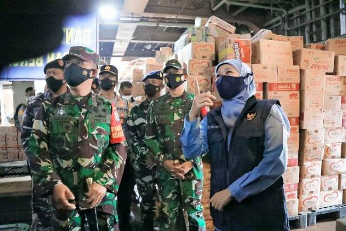 ​Bersama Forkopimda, Gubernur Khofifah Berangkatkan Bantuan ke NTT