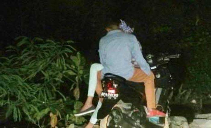 ​ML di Jok Sepeda Motor Lagi Ngetren di Situbondo