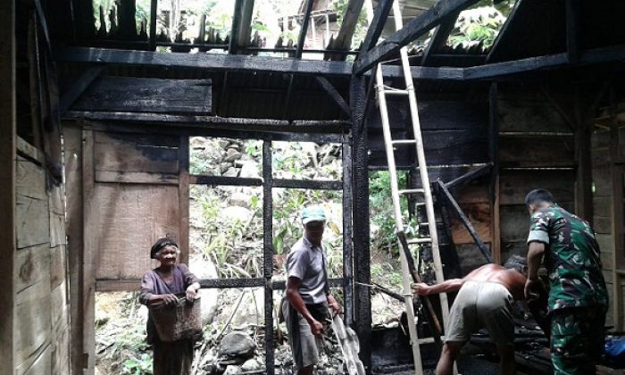 Buat Penghangat, Rumah di Kebonagung Pacitan Ludes Terbakar