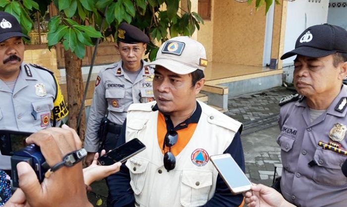 Tim Gabungan Lakukan Penyemprotan Disinfektan di Ponpes Al-Falah Putri Ploso