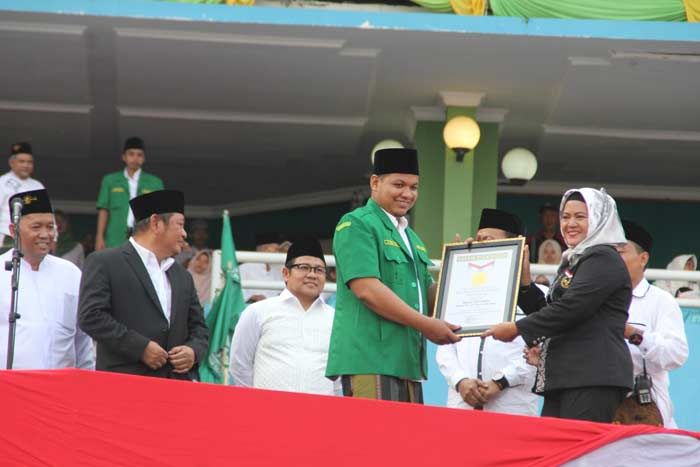 HSN 2017 di Sidoarjo, 90 Ribu Santri Ngaji Bareng Kitab Kuning Pecahkan Rekor MURI