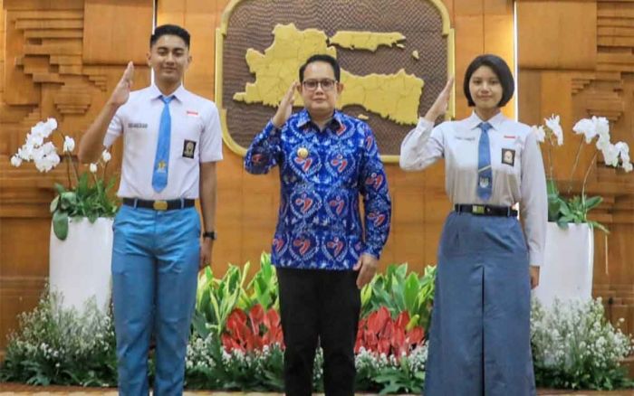 Pesan Pj Gubernur Jatim untuk 2 Pelajar Terpilih Sebagai Anggota Paskibraka Nasional