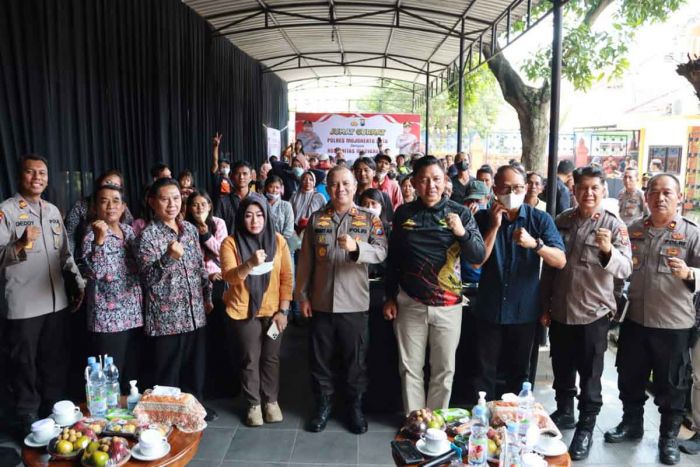 Gelar Jumat Curhat, Polres Mojokerto Kota Bersama Diskopukmperindag Tampung Aspirasi PKL