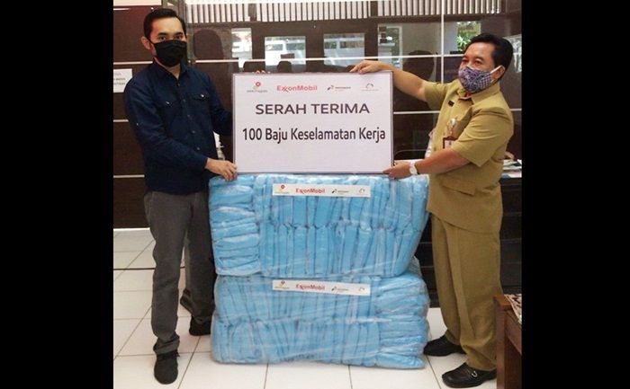 Bantu Perangi Covid-19, EMCL Serahkan Rapid Test Kit ke Pemkab Bojonegoro dan Tuban