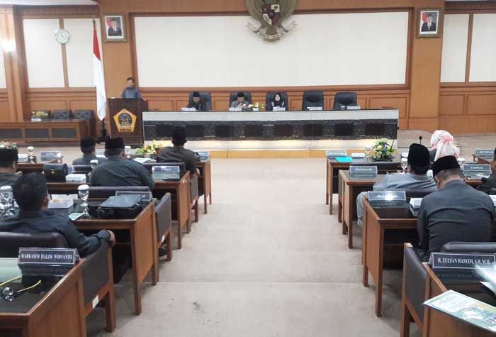 Waktu Mepet, DPRD dan Pemkab Gresik Paksakan Bahas 9 Raperda