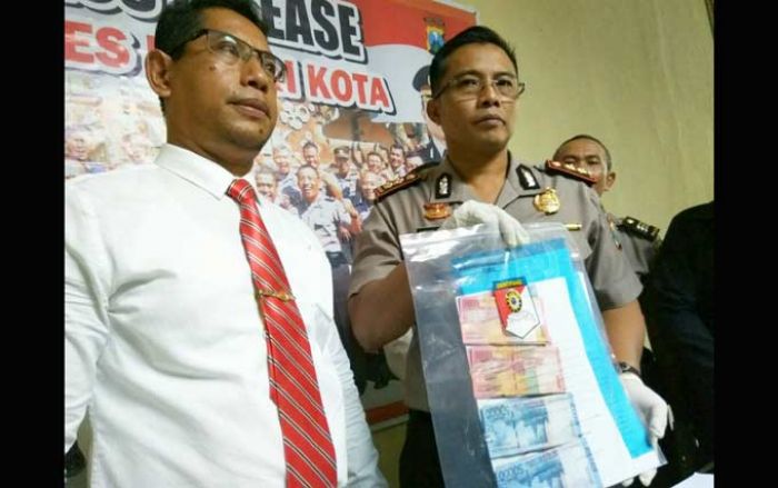 Kades Bulu Kediri Ditangkap Polisi, Tarik Uang untuk Pengurusan Sertifikat Tanah