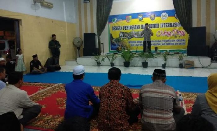 Buruh Jember Pilih Aksi Diskusi dan Berdoa Bersama