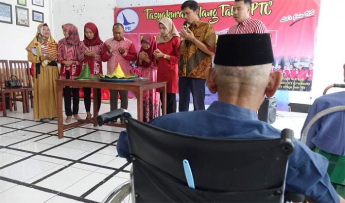 Romantisme di Panti Jompo, Kakek 97 Tahun Cinlok dengan Nenek 56 Tahun