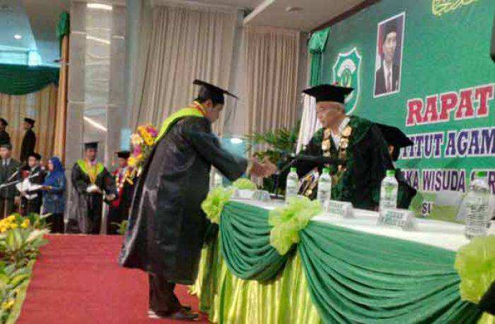 IAI Al-Khoziny Mewisuda 304 Mahasiswa S1 dan S2