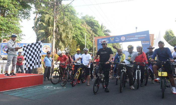 Wali Kota Kediri Gowes Kreasi Bareng RT-RW Sambang Ruang Terbuka Hijau