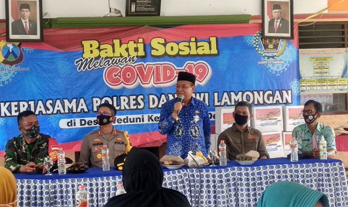 Bantu Perekonomian Warga, PWI dan Polres Lamongan Gelar Bakti Sosial di Desa Weduni