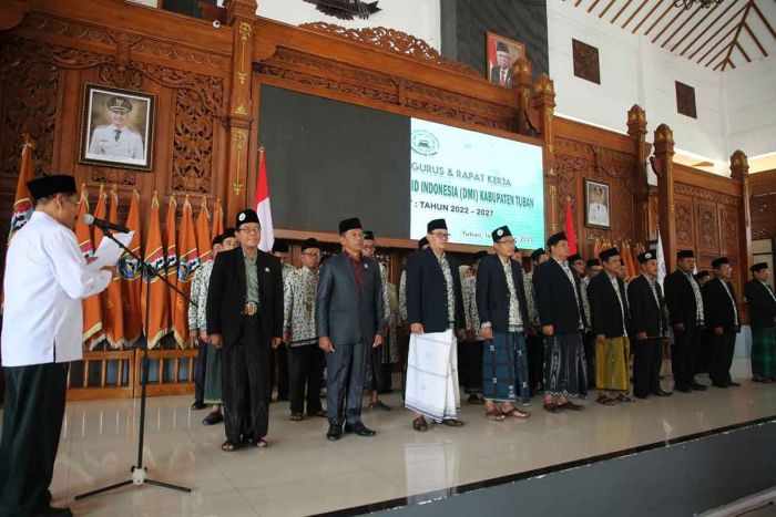 Kukuhkan Pengurus DMI Tuban, Kepala Kemenag Minta Masjid Jadi Pusat Ibadah